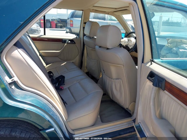 45779468 :رقم المزاد ، WDBEA32E1SC156559 vin ، 1995 Mercedes-benz E 320 Base/320 Special مزاد بيع
