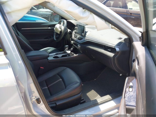 45779624 :رقم المزاد ، 1N4BL4CW6PN402017 vin ، 2023 Nissan Altima Sr Intelligent Awd مزاد بيع