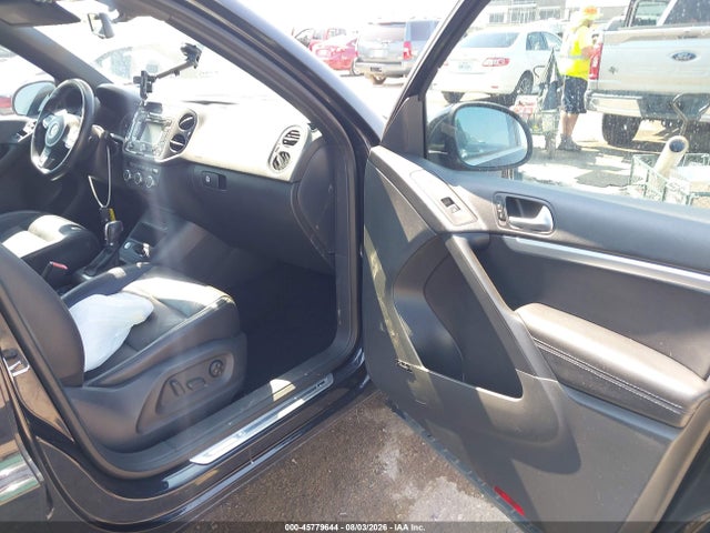 2014 Volkswagen Tiguan R-line მანქანა იყიდება აუქციონზე, vin: WVGAV3AX4EW054551, აუქციონის ნომერი: 45779644