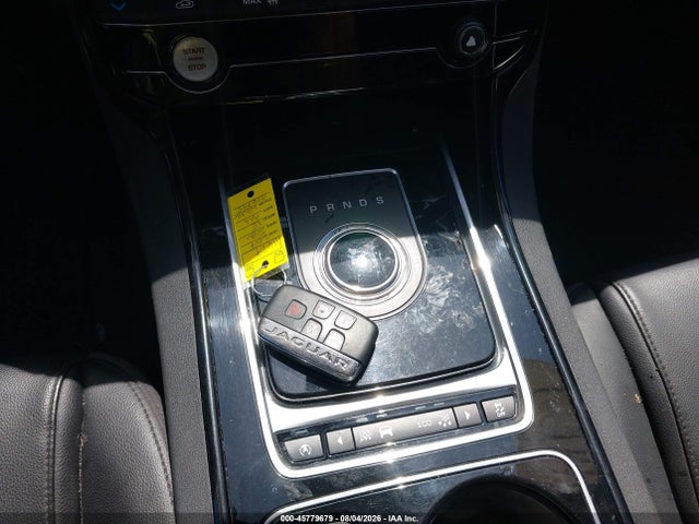 SAJAR4BG7HA976795 Jaguar Xe 25t