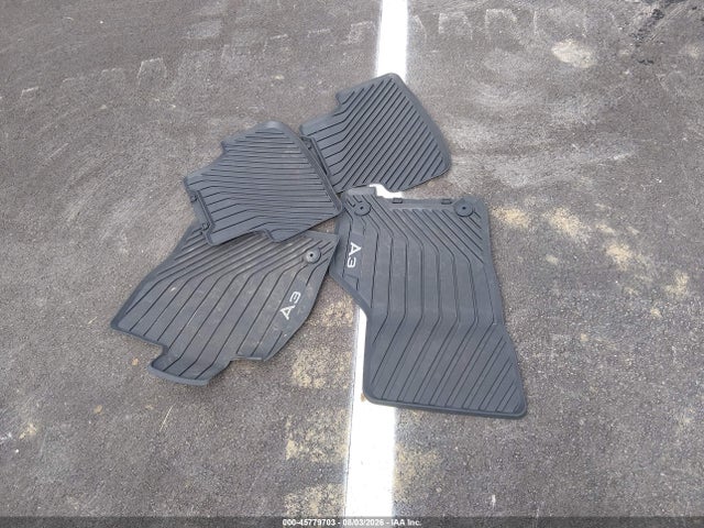 2023 Audi A3 Premium Plus 40 Tfsi Front-wheel Drive S Tronic მანქანა იყიდება აუქციონზე, vin: WAUBUDGY9PA086734, აუქციონის ნომერი: 45779703