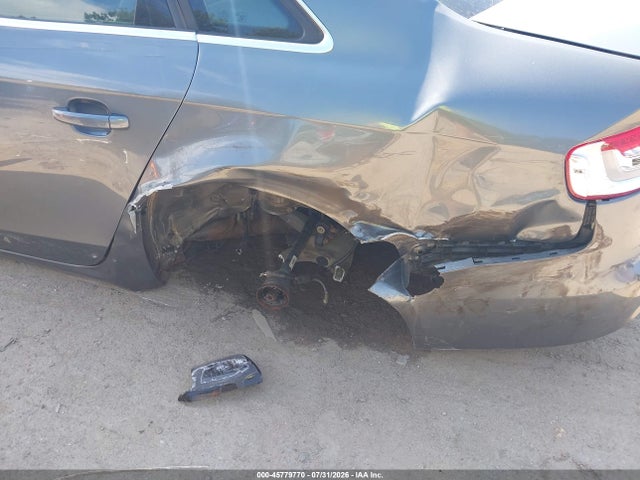45779770 :رقم المزاد ، WAUDFAFL3DN042255 vin ، 2013 Audi A4 2.0t Premium مزاد بيع