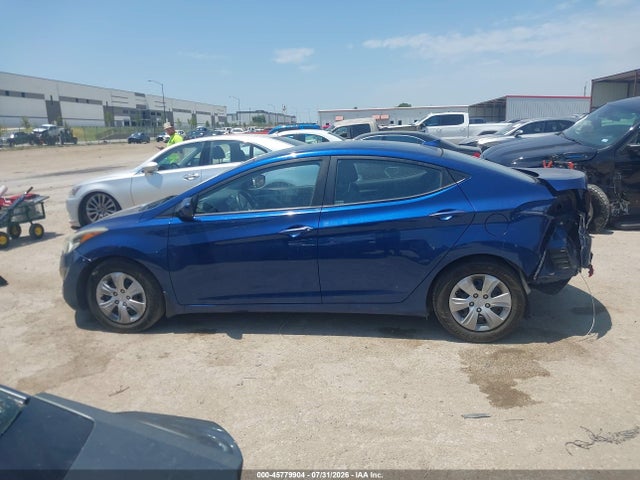 Продажа на аукционе авто 2016 Hyundai Elantra Se, vin: 5NPDH4AE3GH755619, номер лота: 45779904