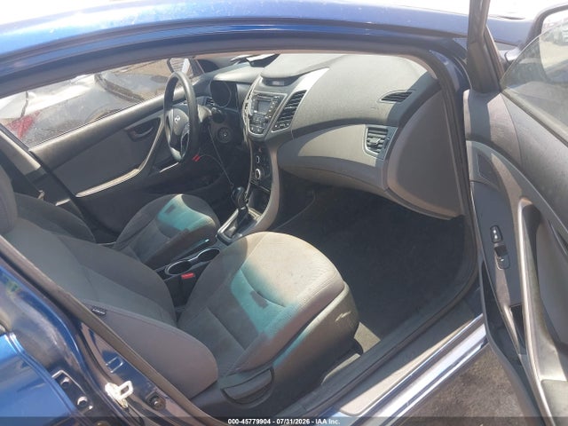 Продажа на аукционе авто 2016 Hyundai Elantra Se, vin: 5NPDH4AE3GH755619, номер лота: 45779904