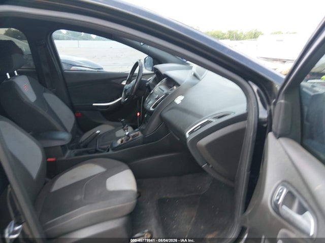 1FADP3L99GL350945 Ford FOCUS ST
