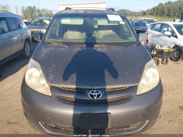 2010 Toyota Sienna Ce/le მანქანა იყიდება აუქციონზე, vin: 5TDKK4CC4ASz93688, აუქციონის ნომერი: 45779967