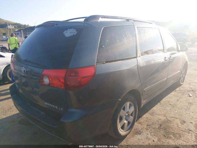 2010 Toyota Sienna Ce/le მანქანა იყიდება აუქციონზე, vin: 5TDKK4CC4ASz93688, აუქციონის ნომერი: 45779967