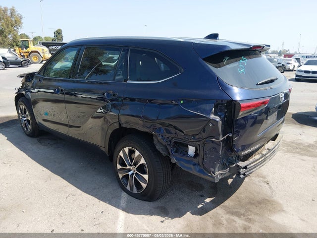 Toyota Highlander Xle 2022 5TDGZRBH2NS197351 Image 3