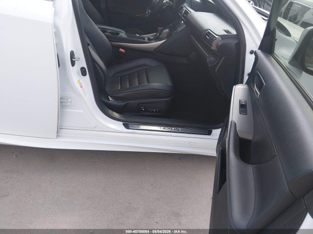 Продажа на аукционе авто 2017 Lexus Is 200t, vin: JTHBA1D23H5054235, номер лота: 45780084