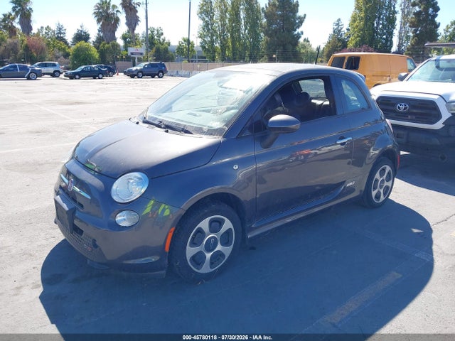 Fiat 500E BATTERY ELECTRIC 2015 3C3CFFGE8FT576077 Image 2