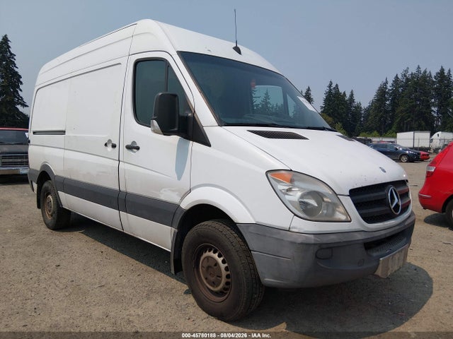 45780188 :رقم المزاد ، WD3PE7CC5A5497379 vin ، 2010 Mercedes-benz Sprinter Van 2500 مزاد بيع