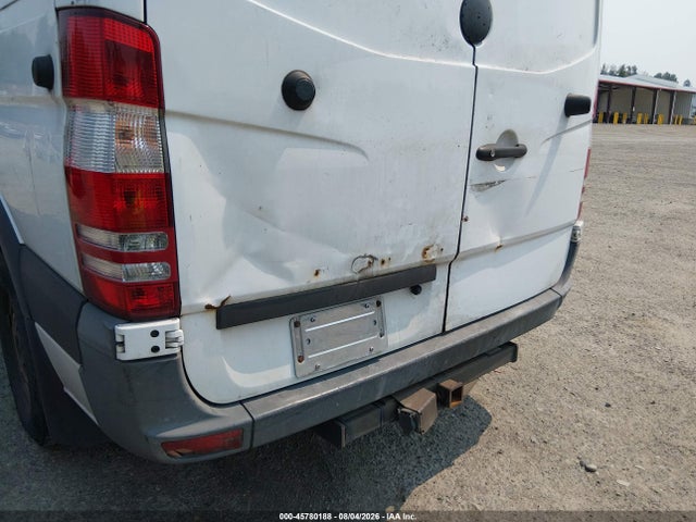 45780188 :رقم المزاد ، WD3PE7CC5A5497379 vin ، 2010 Mercedes-benz Sprinter Van 2500 مزاد بيع