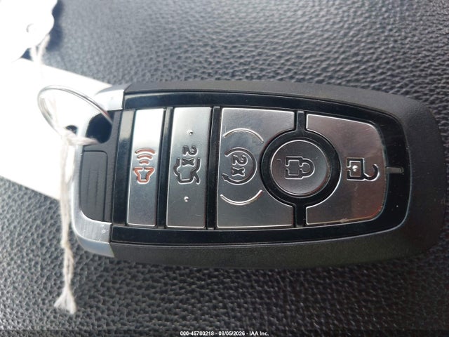 3FA6P0HDXHR109449 Ford FUSION SE