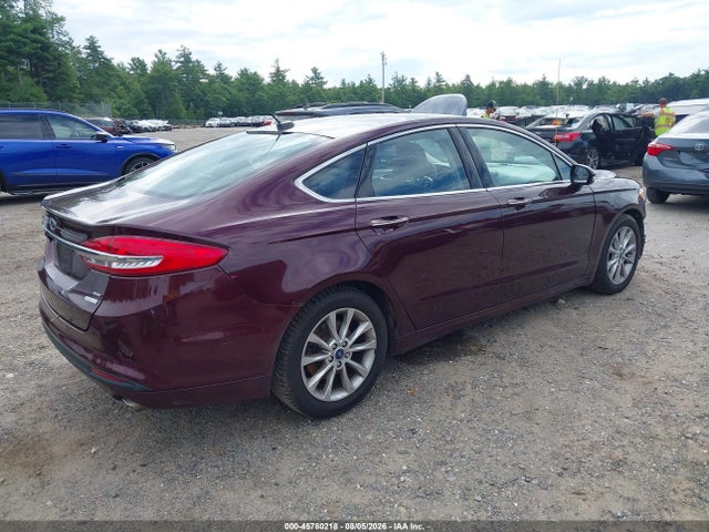 3FA6P0HDXHR109449 Ford FUSION SE
