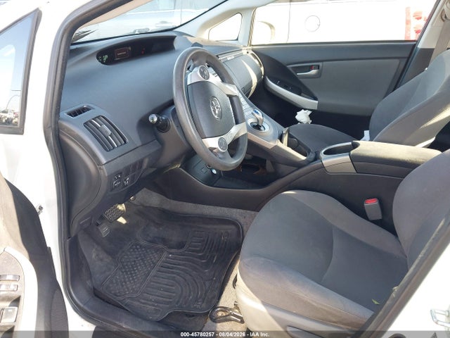 Toyota Prius Two 2014 JTDKN3DU3E0390169 Image 5