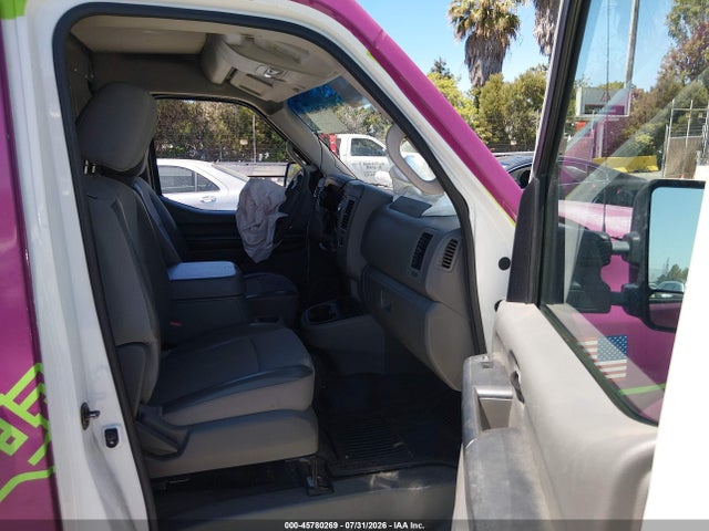 1N6AF0LY6EN108215 Nissan Nv Cargo Nv2500 Hd Sv V8