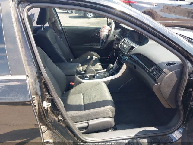 45780297 :رقم المزاد ، 1HGCR2F3XHA170888 vin ، 2017 Honda Accord Lx مزاد بيع