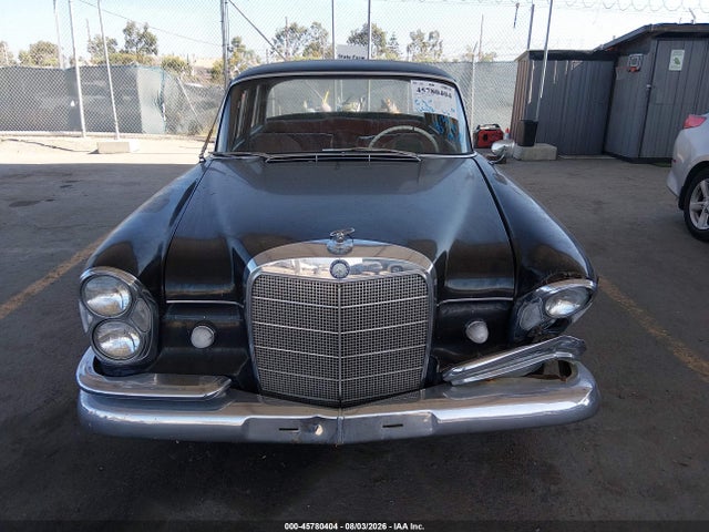 45780404 :رقم المزاد ، 038052B vin ، 1961 Mercedes-benz 220s مزاد بيع