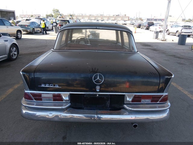 45780404 :رقم المزاد ، 038052B vin ، 1961 Mercedes-benz 220s مزاد بيع