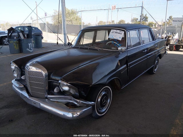 45780404 :رقم المزاد ، 038052B vin ، 1961 Mercedes-benz 220s مزاد بيع