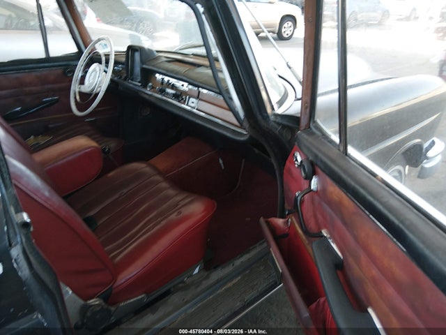 45780404 :رقم المزاد ، 038052B vin ، 1961 Mercedes-benz 220s مزاد بيع