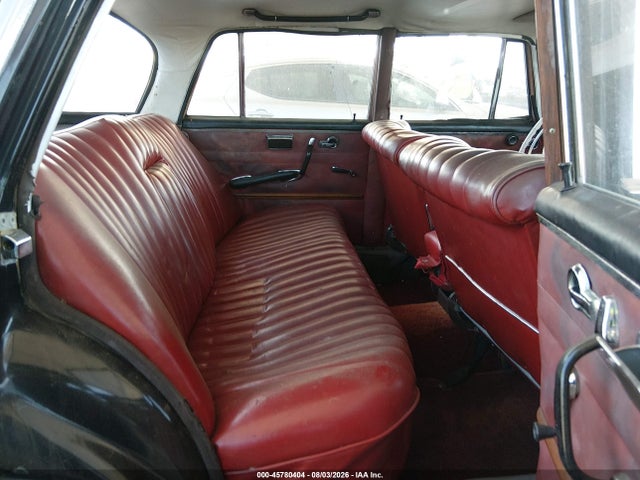 45780404 :رقم المزاد ، 038052B vin ، 1961 Mercedes-benz 220s مزاد بيع