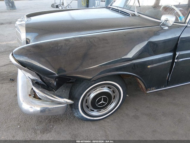 45780404 :رقم المزاد ، 038052B vin ، 1961 Mercedes-benz 220s مزاد بيع