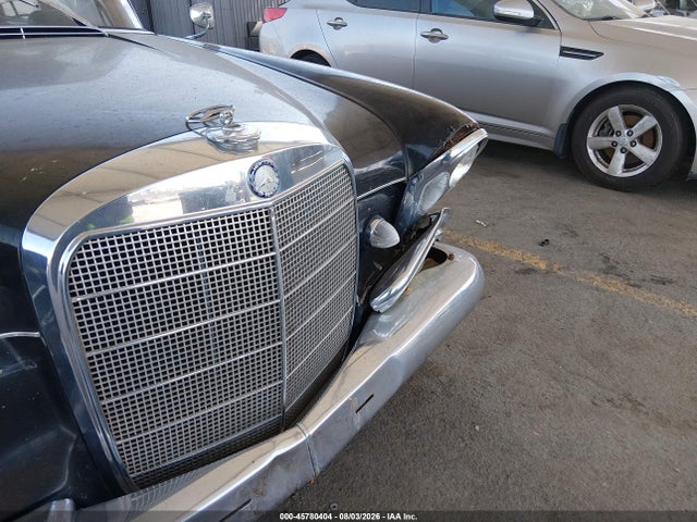45780404 :رقم المزاد ، 038052B vin ، 1961 Mercedes-benz 220s مزاد بيع