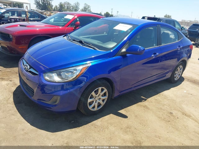 2013 Hyundai Accent Gls მანქანა იყიდება აუქციონზე, vin: KMHCT4AE1DU448375, აუქციონის ნომერი: 45780412