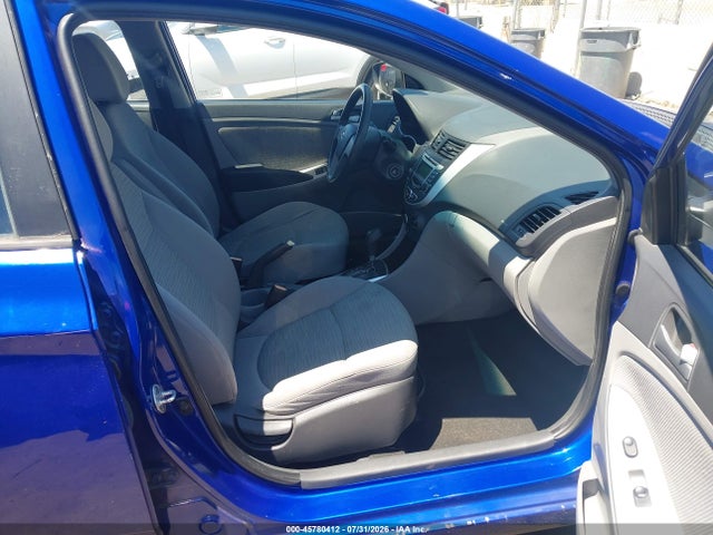 2013 Hyundai Accent Gls მანქანა იყიდება აუქციონზე, vin: KMHCT4AE1DU448375, აუქციონის ნომერი: 45780412