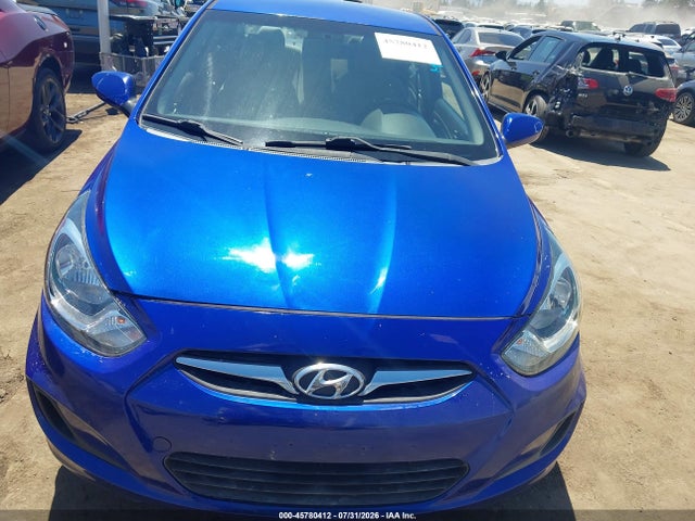 2013 Hyundai Accent Gls მანქანა იყიდება აუქციონზე, vin: KMHCT4AE1DU448375, აუქციონის ნომერი: 45780412