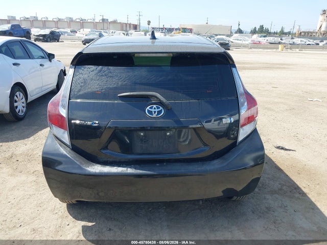 Toyota Prius C Two 2016 JTDKDTB30G1121654 Image 16