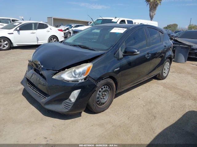 Toyota Prius C Two 2016 JTDKDTB30G1121654 Image 2