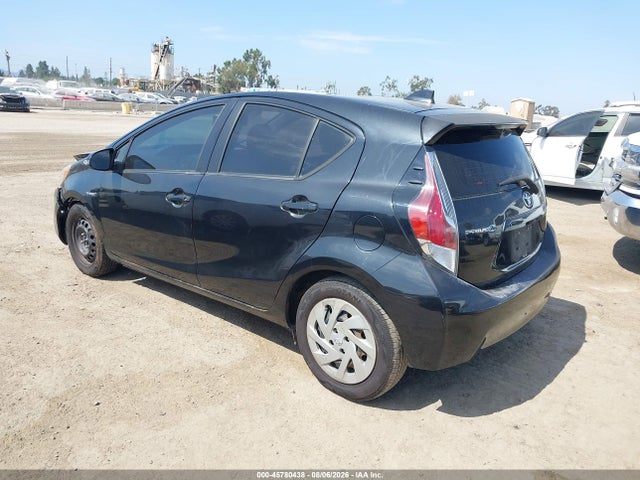 Toyota Prius C Two 2016 JTDKDTB30G1121654 Image 3