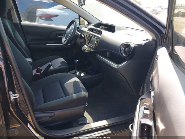 Toyota Prius C Two 2016 JTDKDTB30G1121654 Image 5
