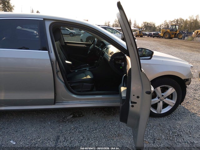 Aukcja sprzedaży 2013 Volkswagen Passat 2.0l Tdi Se, vin: 1VWBN7A30DC148386, numer aukcji: 45780473