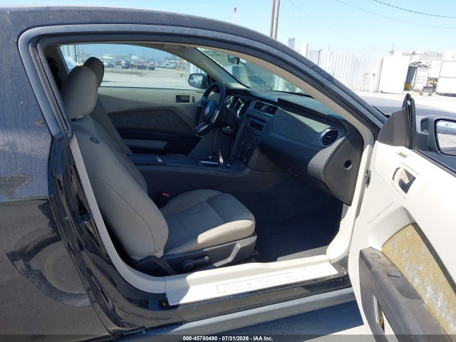 45780490 :رقم المزاد ، 1ZVBP8CF6B5106426 vin ، 2011 Ford Mustang Gt مزاد بيع