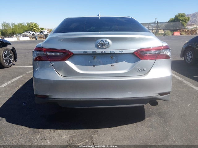 45780505 :رقم المزاد ، 4T1F11AK2MU465208 vin ، 2021 Toyota Camry Xle مزاد بيع