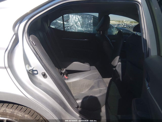 45780505 :رقم المزاد ، 4T1F11AK2MU465208 vin ، 2021 Toyota Camry Xle مزاد بيع