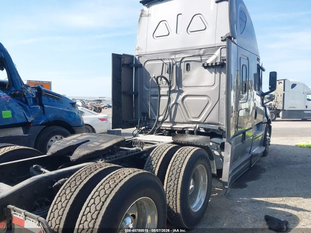 Продажа на аукционе авто 2021 Freightliner New Cascadia 126, vin: 3AKJHHDR5MSMJ7555, номер лота: 45780518