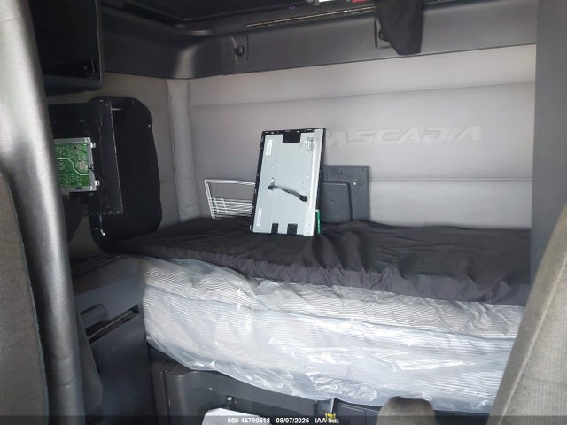 Продажа на аукционе авто 2021 Freightliner New Cascadia 126, vin: 3AKJHHDR5MSMJ7555, номер лота: 45780518