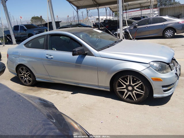 2013 Mercedes-benz C 250 მანქანა იყიდება აუქციონზე, vin: WDDGJ4HB8DG033968, აუქციონის ნომერი: 45780528