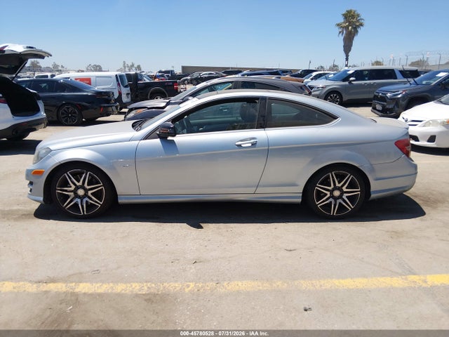 2013 Mercedes-benz C 250 მანქანა იყიდება აუქციონზე, vin: WDDGJ4HB8DG033968, აუქციონის ნომერი: 45780528