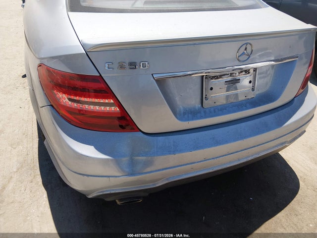 2013 Mercedes-benz C 250 მანქანა იყიდება აუქციონზე, vin: WDDGJ4HB8DG033968, აუქციონის ნომერი: 45780528