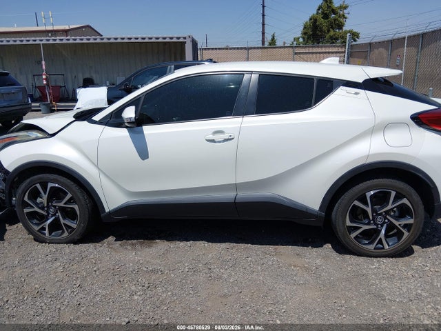 JTNKHMBXXK1015830 Toyota C-HR XLE