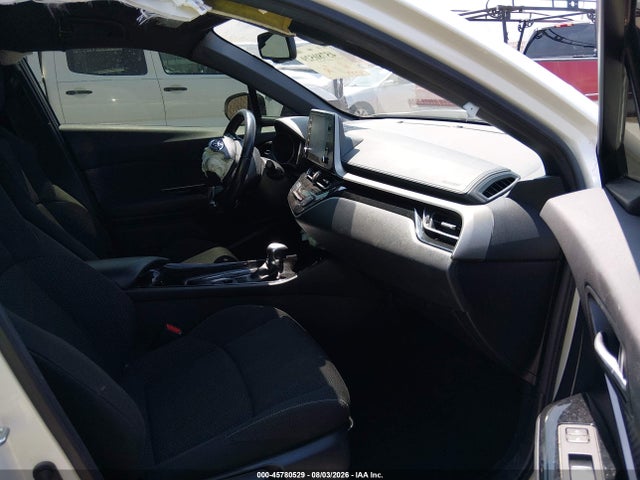 JTNKHMBXXK1015830 Toyota C-HR XLE