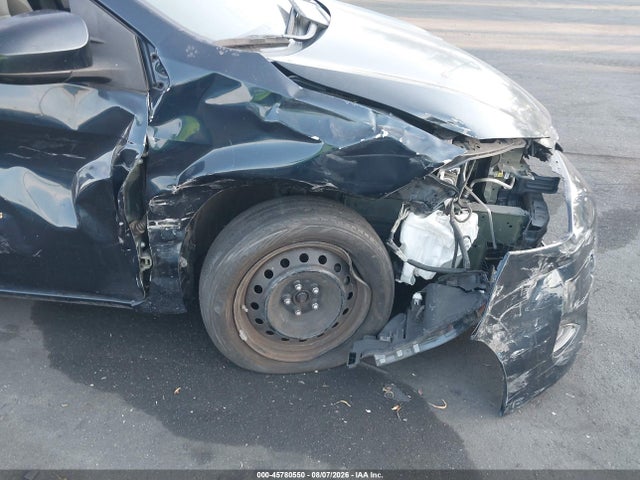5YFBURHE9HP713000 Toyota COROLLA LE