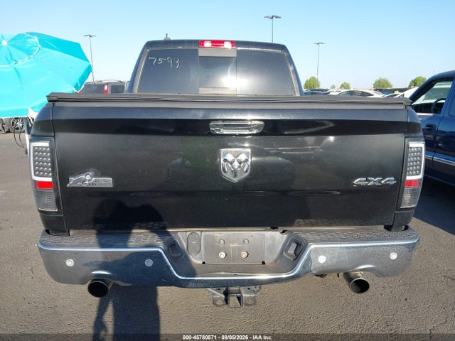1C6RR7TT1JS157593 RAM 1500 Big Horn 4x4 6&#039;4 Box