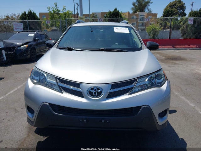 Toyota RAV4 LE 2015 JTMZFREV8FJ042272 Image 12