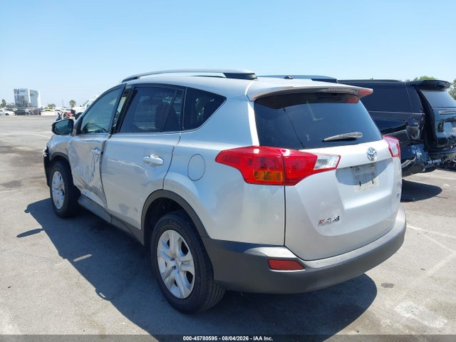 Toyota RAV4 LE 2015 JTMZFREV8FJ042272 Image 3